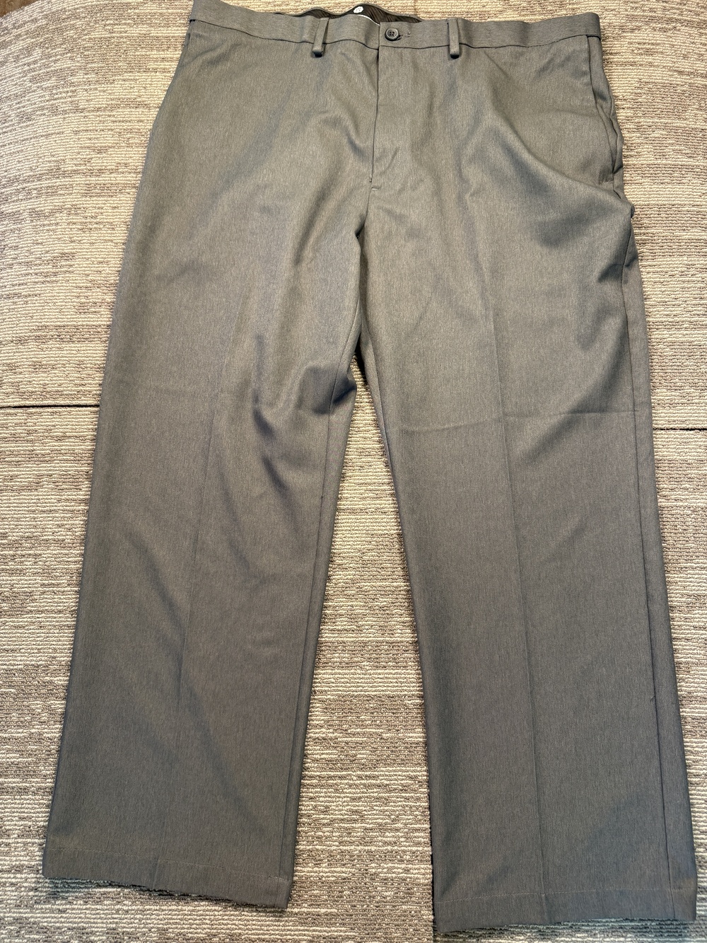 Haggar Cool 18 Dress Pants Mens 44x32 Gray Classic Fit Flat Front Business